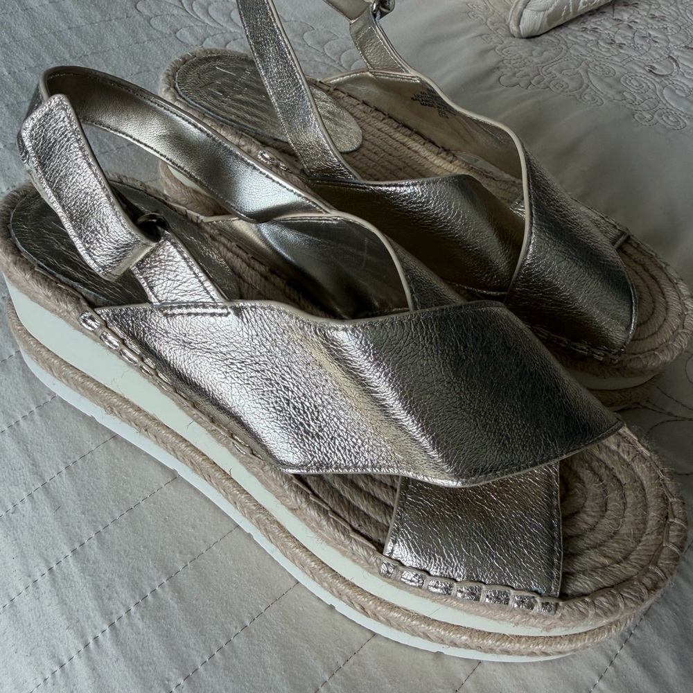 Marc Fisher Metallic Espadrille Wedges - LIKE NEW - Picture 3 of 10